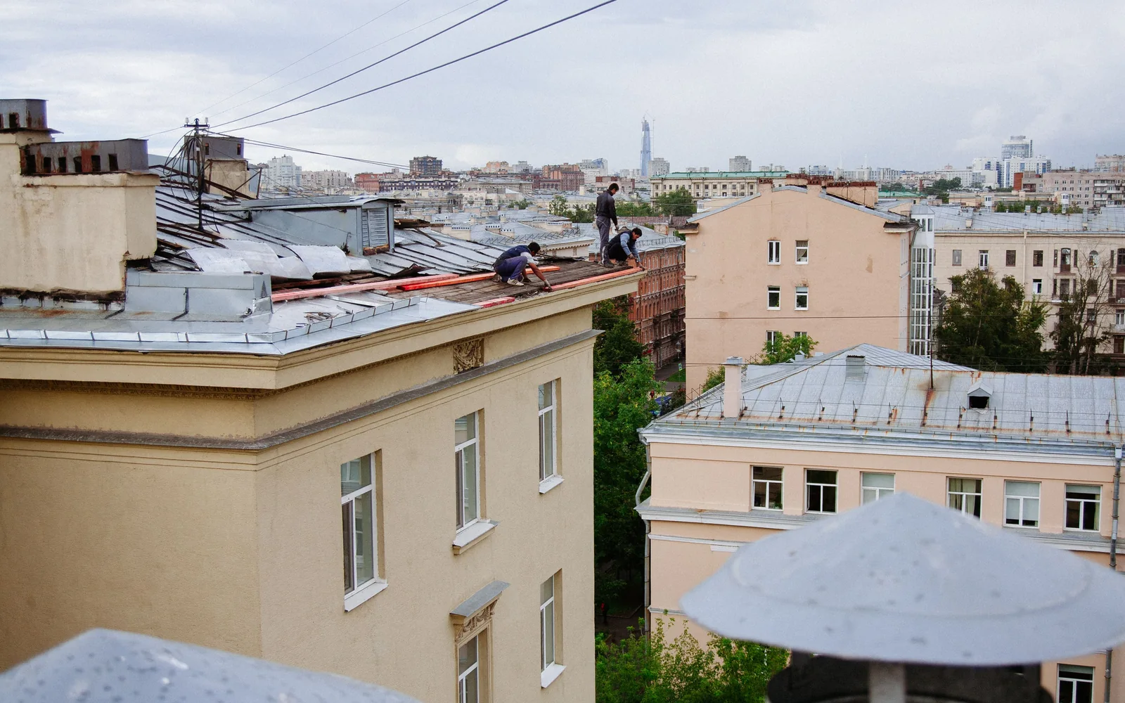 Evaluate the complete roof environment